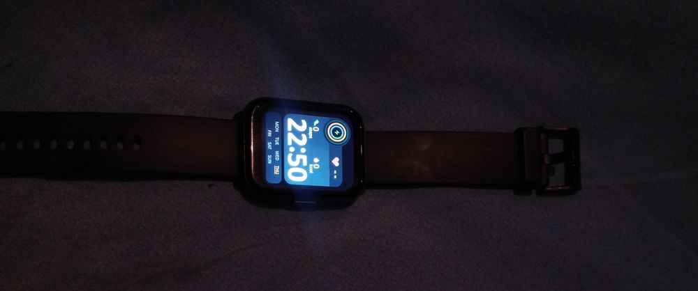 Realme s100  продам