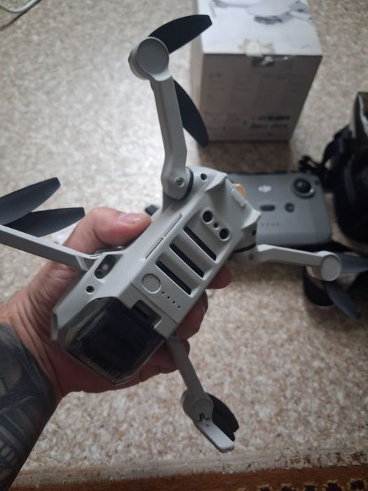 Продам дрона dji mini 2 se