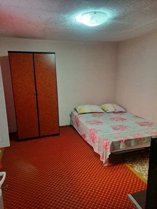 inchiriere garsoniera la curte