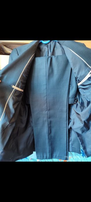 Продам 2 мужских костюма