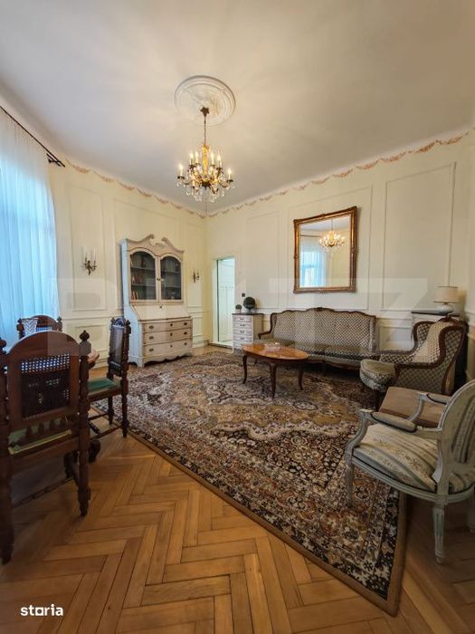 Cladire istorica, apartament 2 dormitoare, decomandat, zona Sinaia