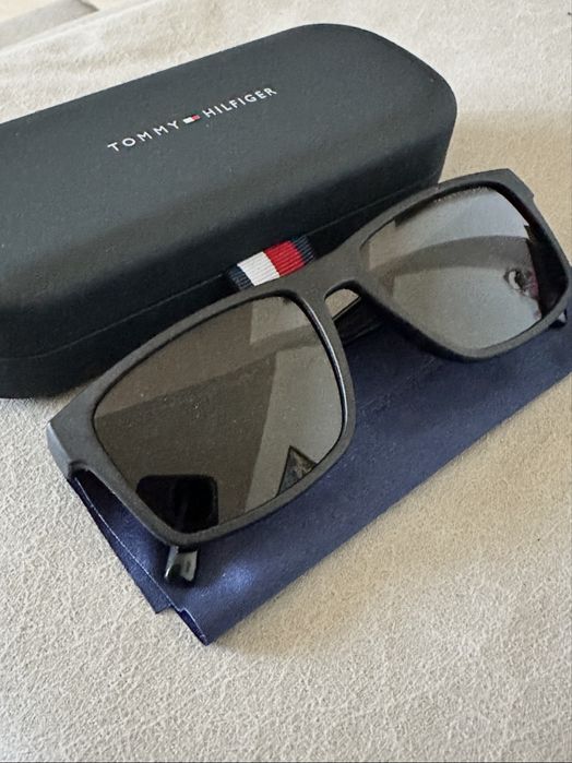 Tommy Hilfiger слънчеви очила