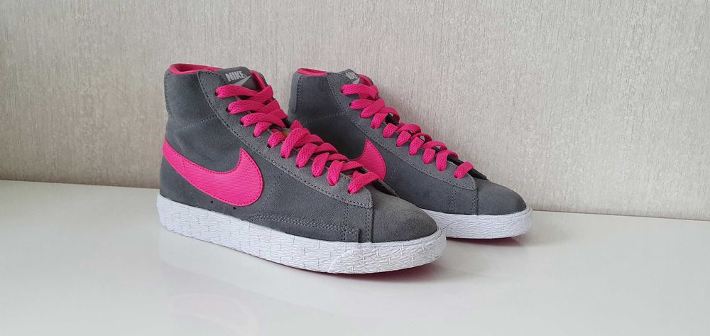 adidasi fete/dame Nike Blazer nr 35,5 /piele/ca noi