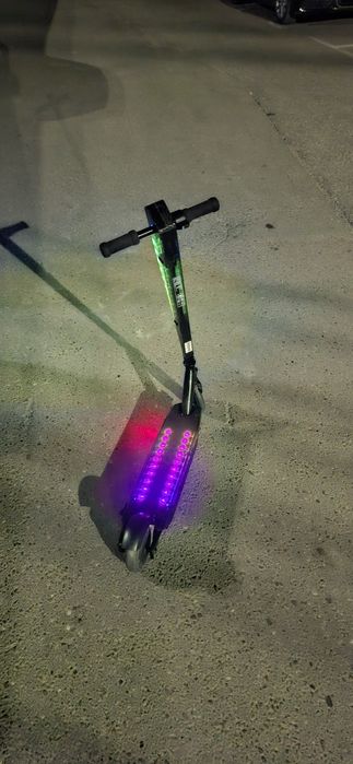 Vând trotineta electrica copii Razor