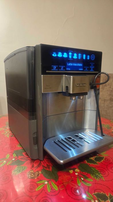 Espressorul automat Siemens EQ.6 plus s700