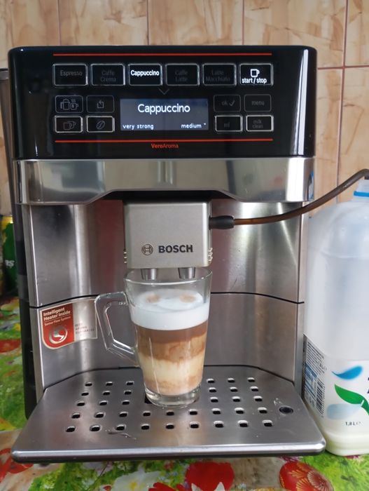 Vând expresor cafea Bosch vero Aroma 700