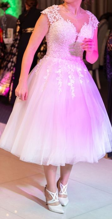 Rochie de mireasă stil prințesă MIDI,  cu broderie