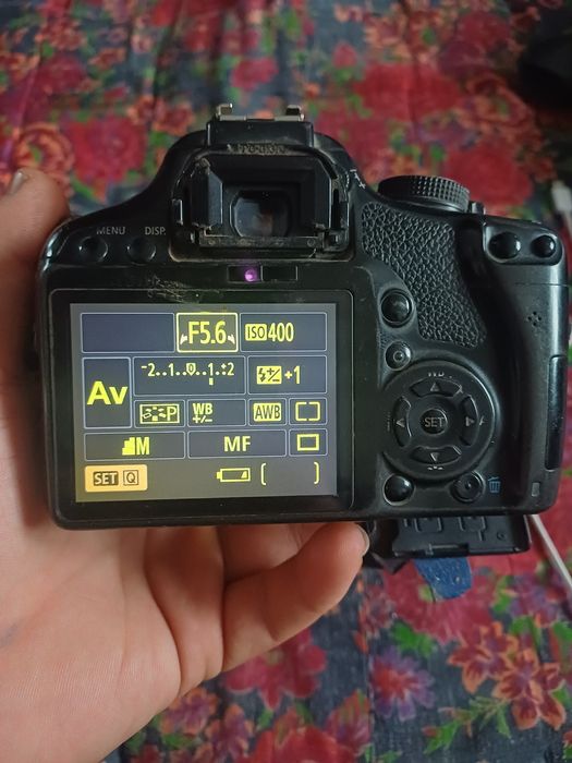 2 ta fotoaparat sotiladi