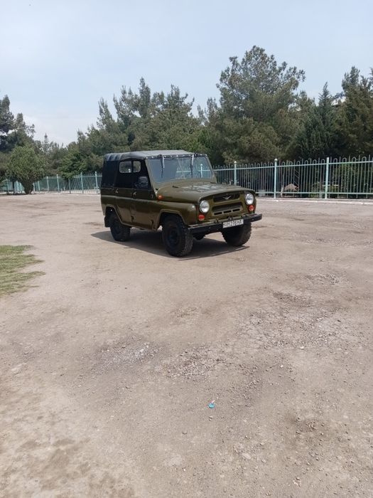 UAZ 469 sotiladi