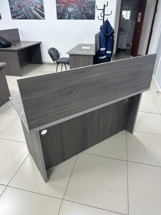 Продаеться стол для офиса