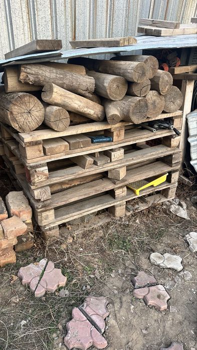 Продам кирпичи и паддоны