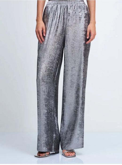 Брюки-палаццо фирма Zarina
Размер 44 на бирке, подойдут и на 42 и 46
Н