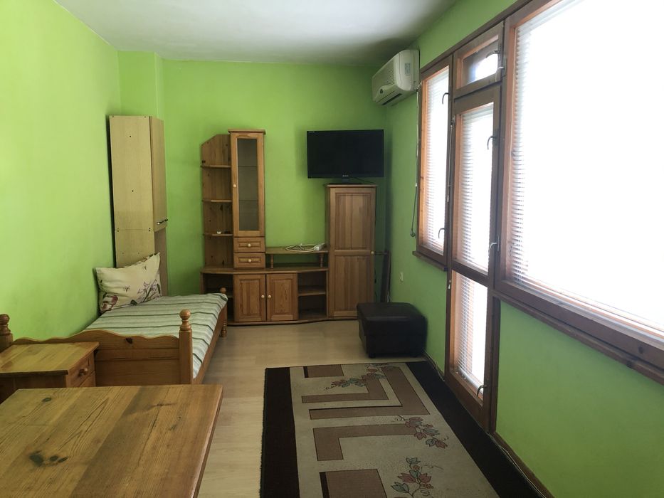 Дава се под наем Двустаен апартамент в Варна, Колхозен пазар - 60 кв.м за 275.4 € - Снимка #1