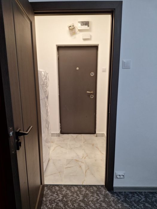 Închiriez garsonieră  zona Titan