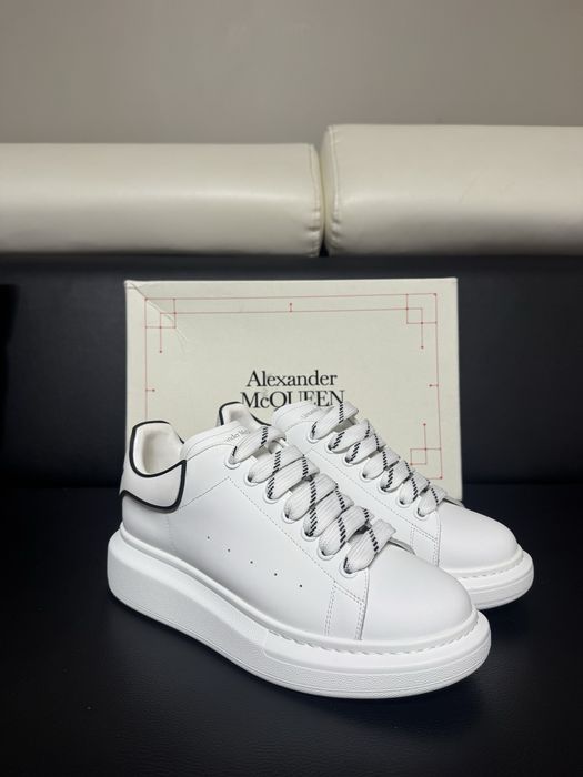 Alexander McQueen 42