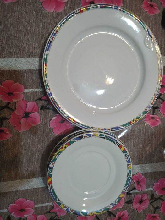 Set de farfurii din portelan