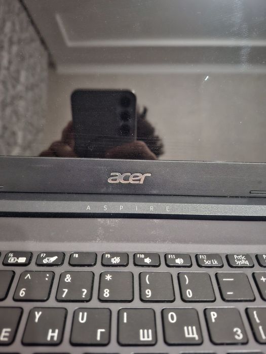 Acer ноуибук жаксы жагдайда  таза заряды жаксы шыдайды