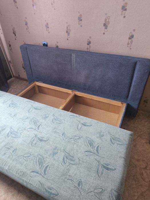 Продам диван (софа)