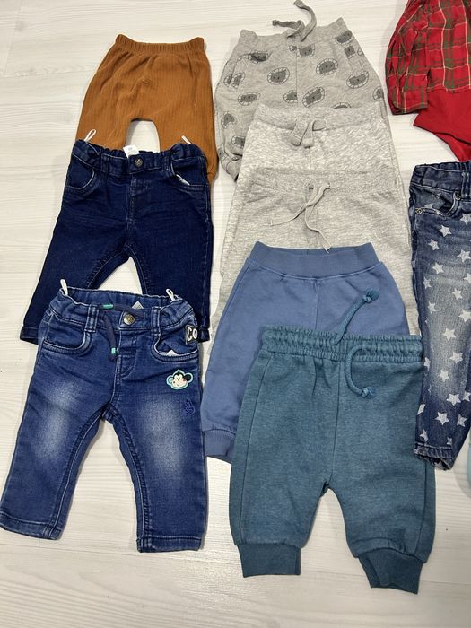 Lot haine bebelusi marimea 0/3 luni , 2/4 luni