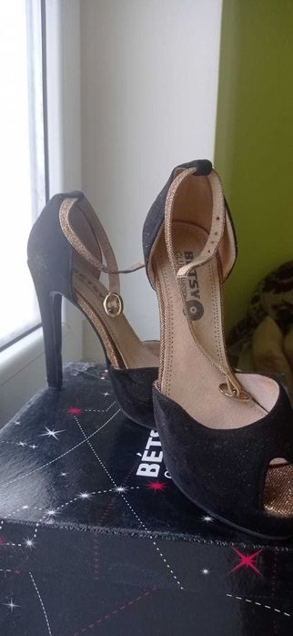 Обувь разная в бывшем использовании