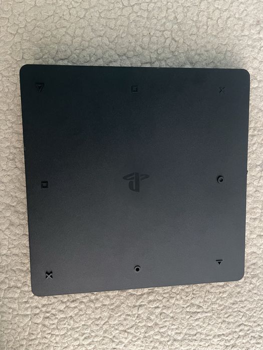 Playstation 4 slim