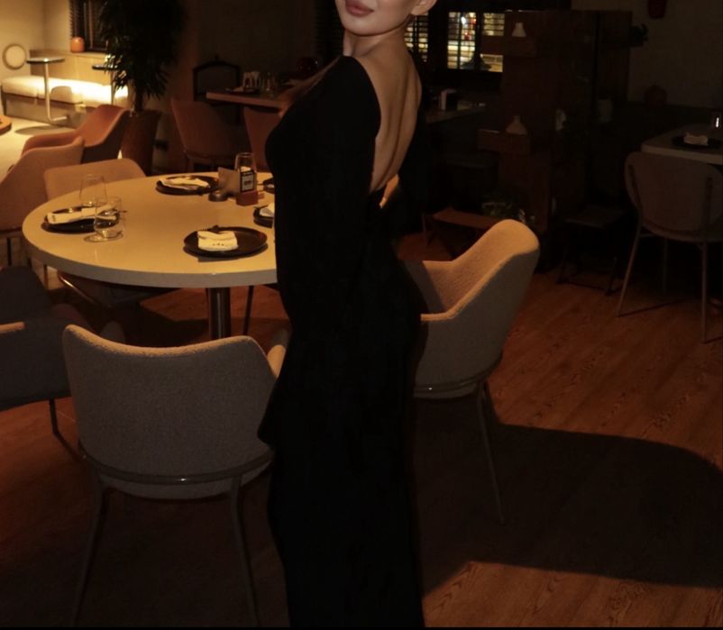 Платье с открытой спиной