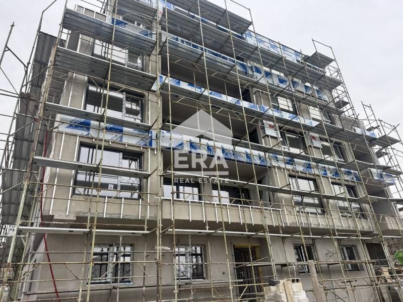 Продава се Двустаен апартамент в Варна, Левски - 86 кв.м за 942 €/кв.м - Снимка #1