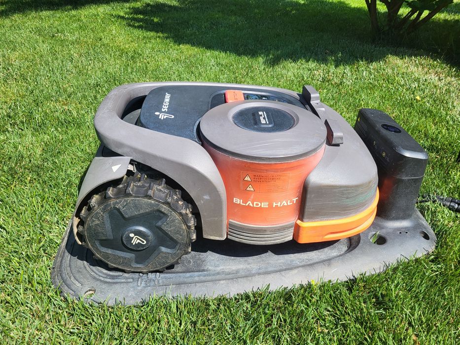 Robot de tuns iarba SEGWAY NAVIMOW H500E – gata de treaba, la un pret avantajos!