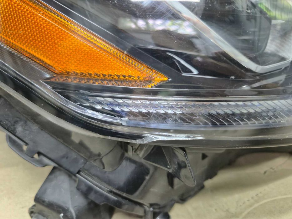 Far Stanga / Dreapta Toyota Highlander An 2020 - 2024 cod 10000-8A06K 10100-8A06K