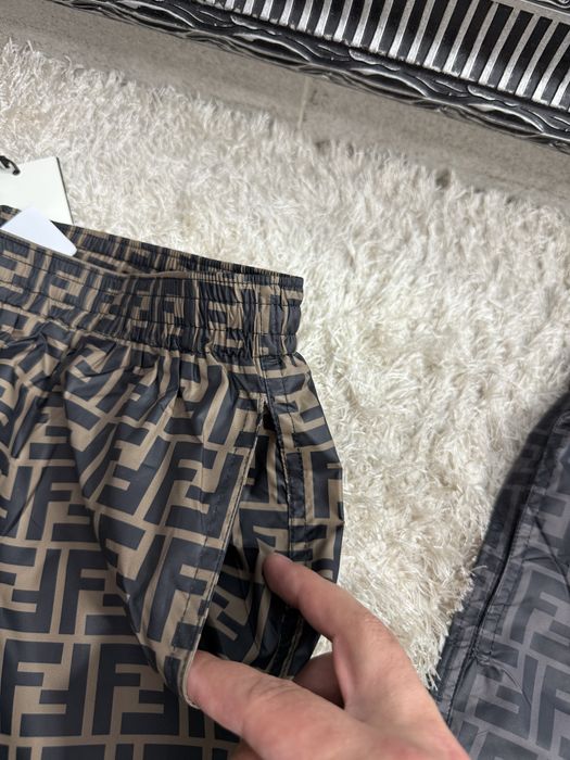 Sort de baie Fendi colectie noua vara 2026