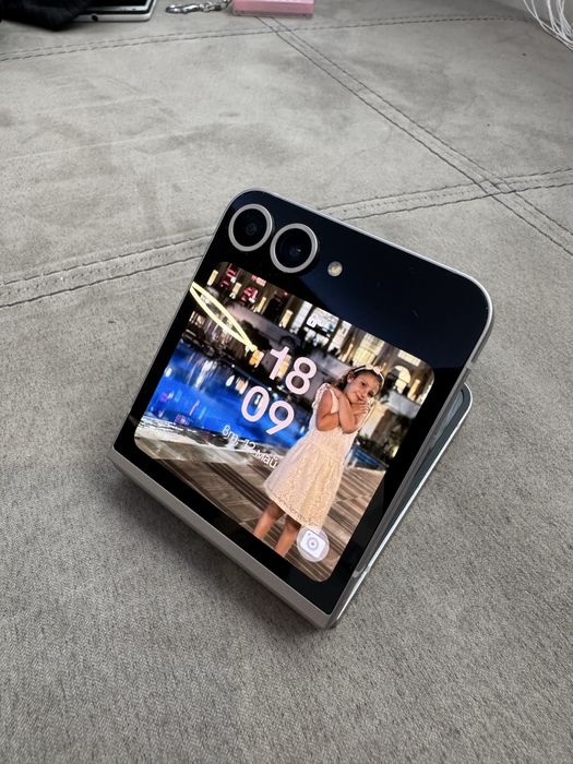 Samsung galaxy z flip 6 256gb.