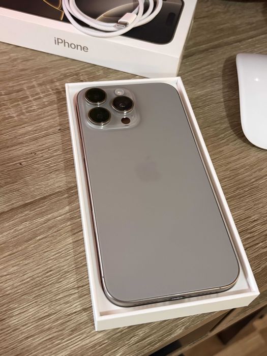 iPhone 16 Pro Max 512 GB 93% 1 Година Гаранция + Оригинален кейс