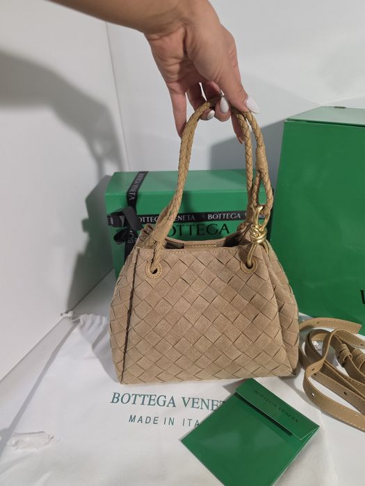 Налична чанта Bottega Veneta Parachute