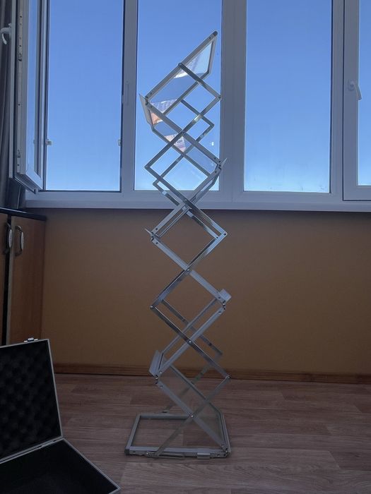 Раскладная ,стеклянная  полка , с кейсом .