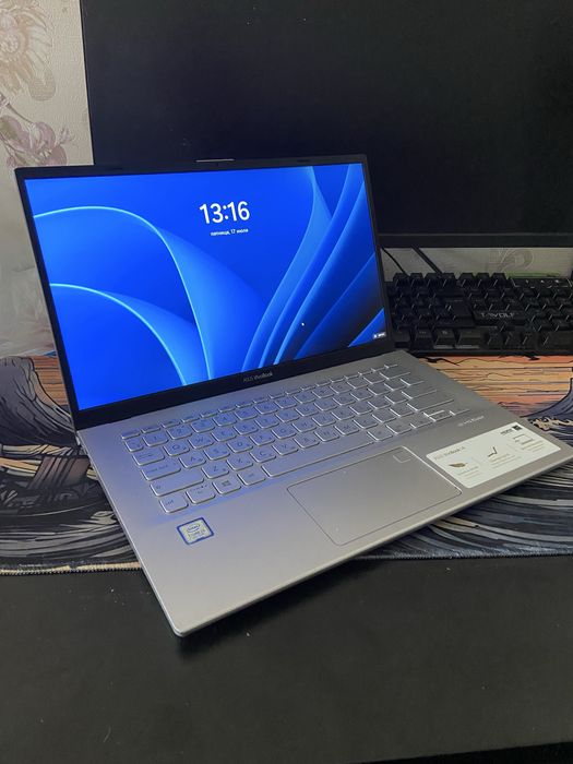 Продам asus vivobook 14 (i3 / 8 gb)