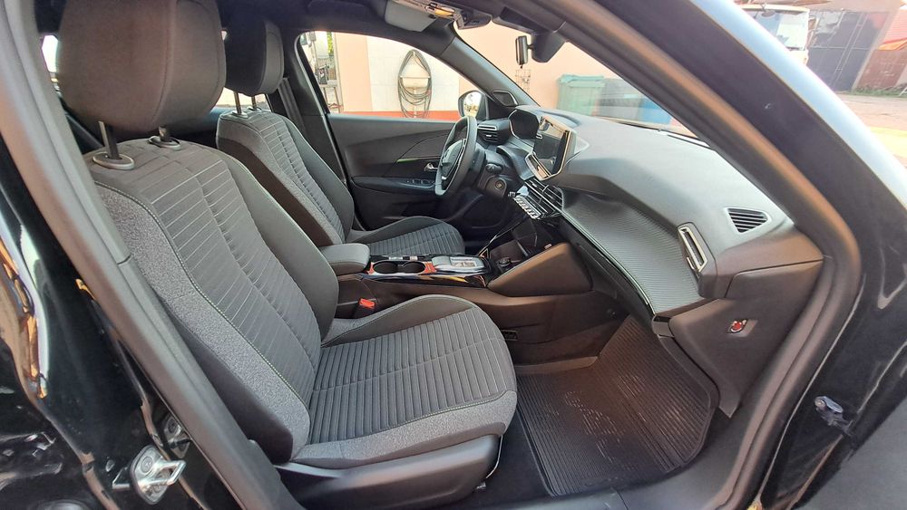 Peugeot 2008 electric, an 2024, baterie 50kW, 136CP, 2800km, garantie