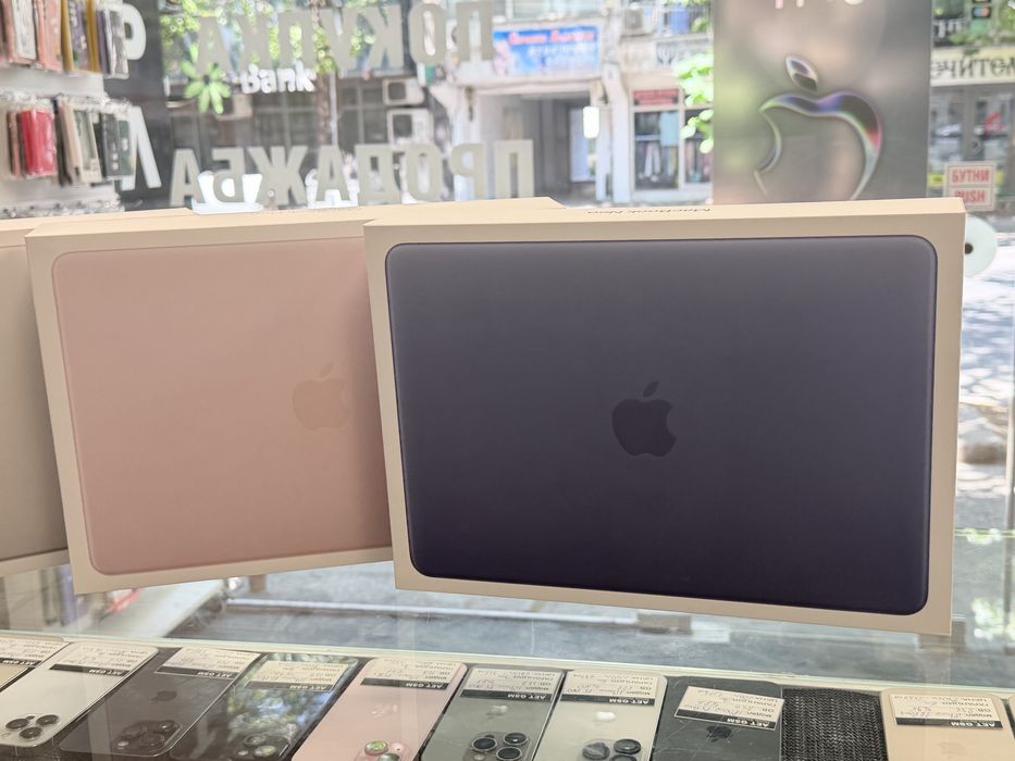 Apple Macbook Neo 13" 256GB Чисто Нови