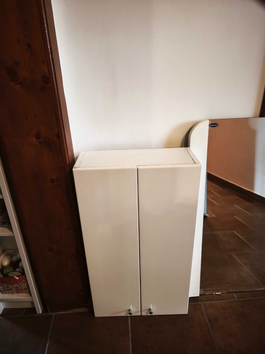 Vând mobilier de baie