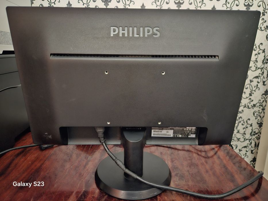 Монитор Philips 193V5L