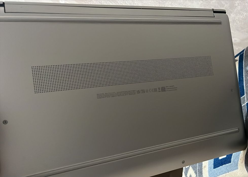 HP Laptop 17-cn2xxx