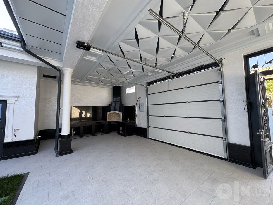 Циолковского | 400 м² | 3,2 сотки | бассейн