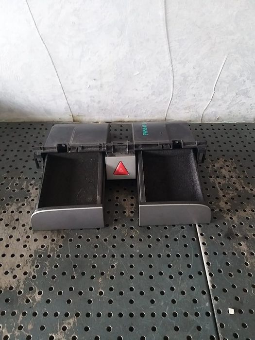 Sertare bord buton avarii vw passat b6 3c 3c0858407