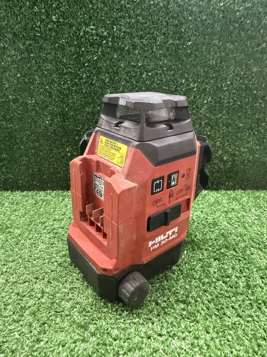 Линеен лазер Hilti PM 30 MG , с батерия 2,6 ампера и зарядно