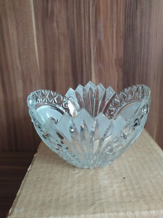 Продается хрустальные вазы