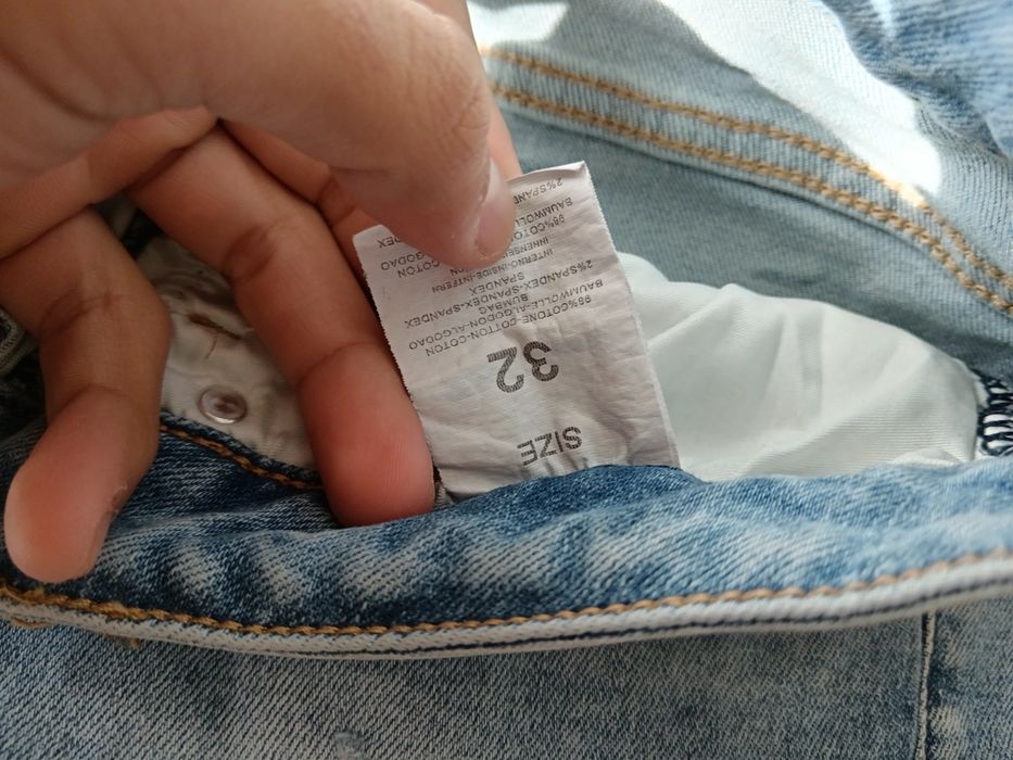 Продавам 2 чифта Дънки.