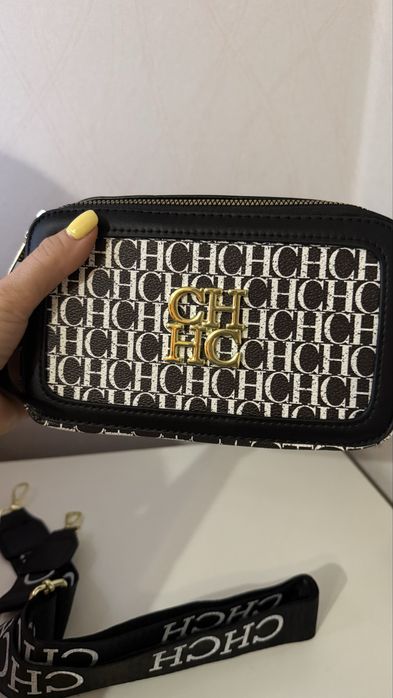 Чанта на луксозната марка Carolina Herrera