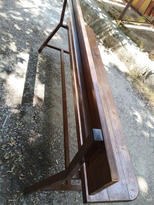 Маси с пейки от масивна дървесина