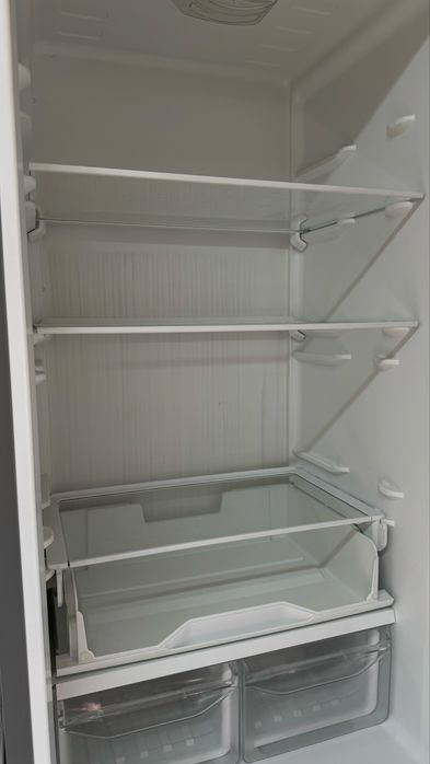 Холодильник Indesit