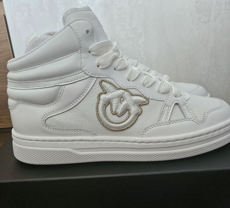 Чисто нови Pinko