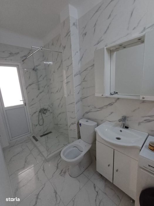 De vanzare apartament cu 2 camere, 2 balcoane, renovat complet 43.000e